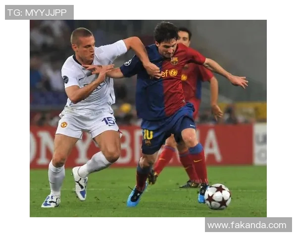 当年绿茵场风云再现模糊影像中的传奇球星记忆 当年绿茵场风云再现模糊影像中的传奇球星记忆